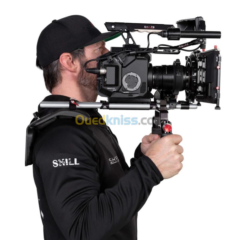 CAMERA PROFESSIONNELLE PANASONIC EVA1 CAPTEUR SUPER 35mm 5.7K 5720 X 3016 VIDEO 4K DE QUALITE CINEMA 3