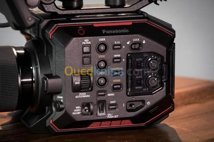 CAMERA PROFESSIONNELLE PANASONIC EVA1 CAPTEUR SUPER 35mm 5.7K 5720 X 3016 VIDEO 4K DE QUALITE CINEMA 25