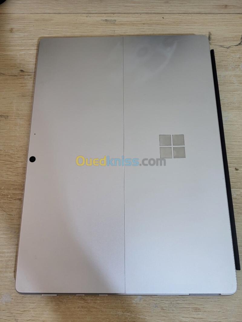 MICROSOFT SURFACE Pro 8 TACTILE - INTEL 11EME GEN i5-1145G7 - 16GB RAM - 256GB SSD - QHD 2880 x 1920 30