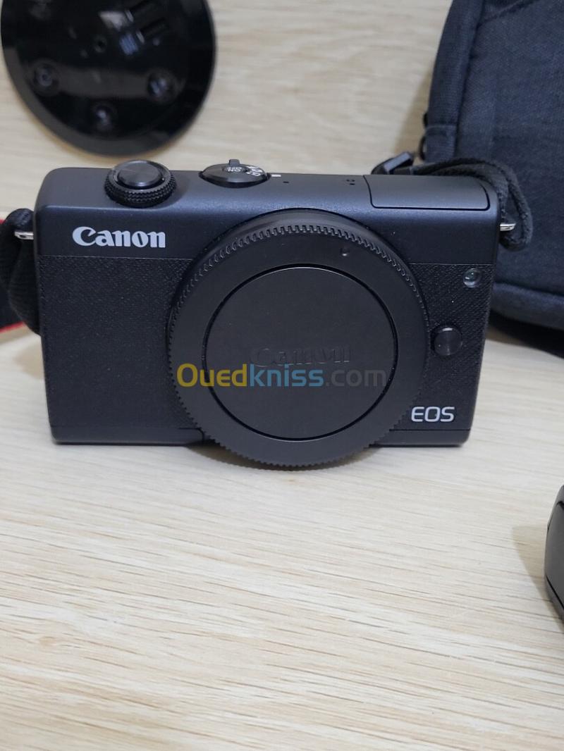 Canon EOS M 200 hybride Vidéo 4K/UHD 30p capteur APS-C de 24Mpx + EF-M 15-45mm f/3,5-6,3 IS STM 23