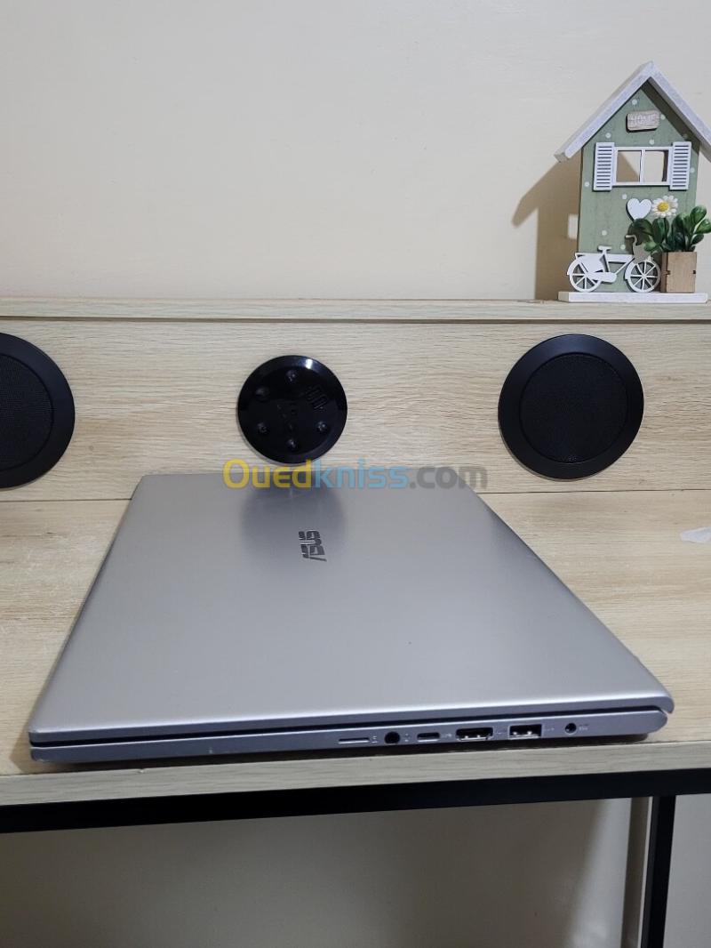 ASUS VivoBook X712F | INTEL CORE i7 8565U | 8GB RAM | 1TB NVMe SSD | INTEL UHD GRAPHICS 32