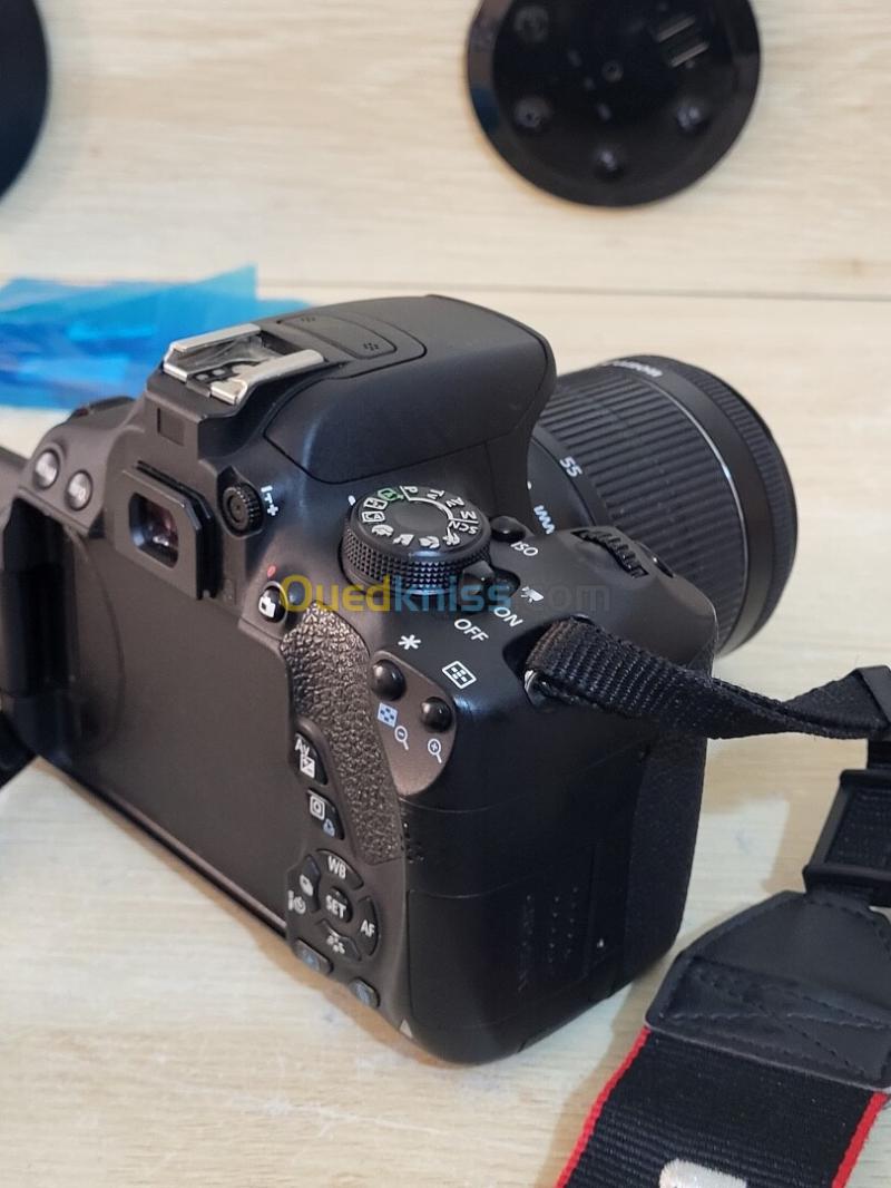 Canon EOS 700D Appareil photo Reflex SLR 18 MP CMOS 5184 x 3456 pixels + Objectif Canon EF-S 18-55mm f/3.5-5.6 IS STM f/3.5-5.6 28