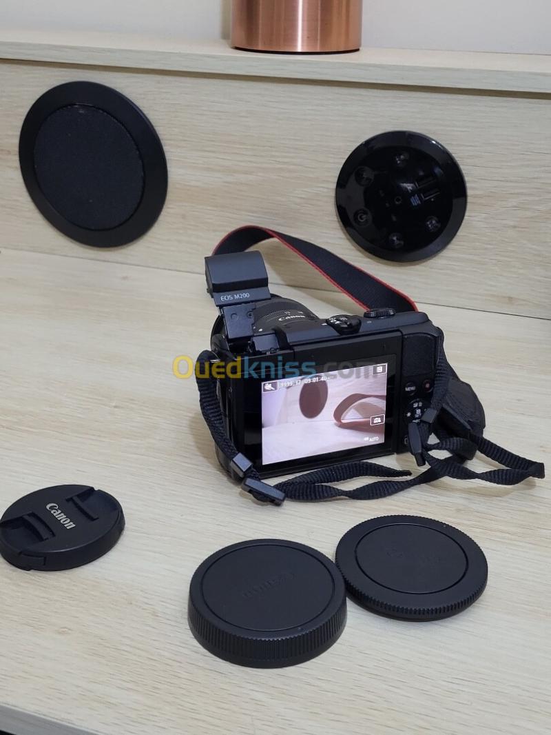 Canon EOS M 200 hybride Vidéo 4K/UHD 30p capteur APS-C de 24Mpx + EF-M 15-45mm f/3,5-6,3 IS STM 11