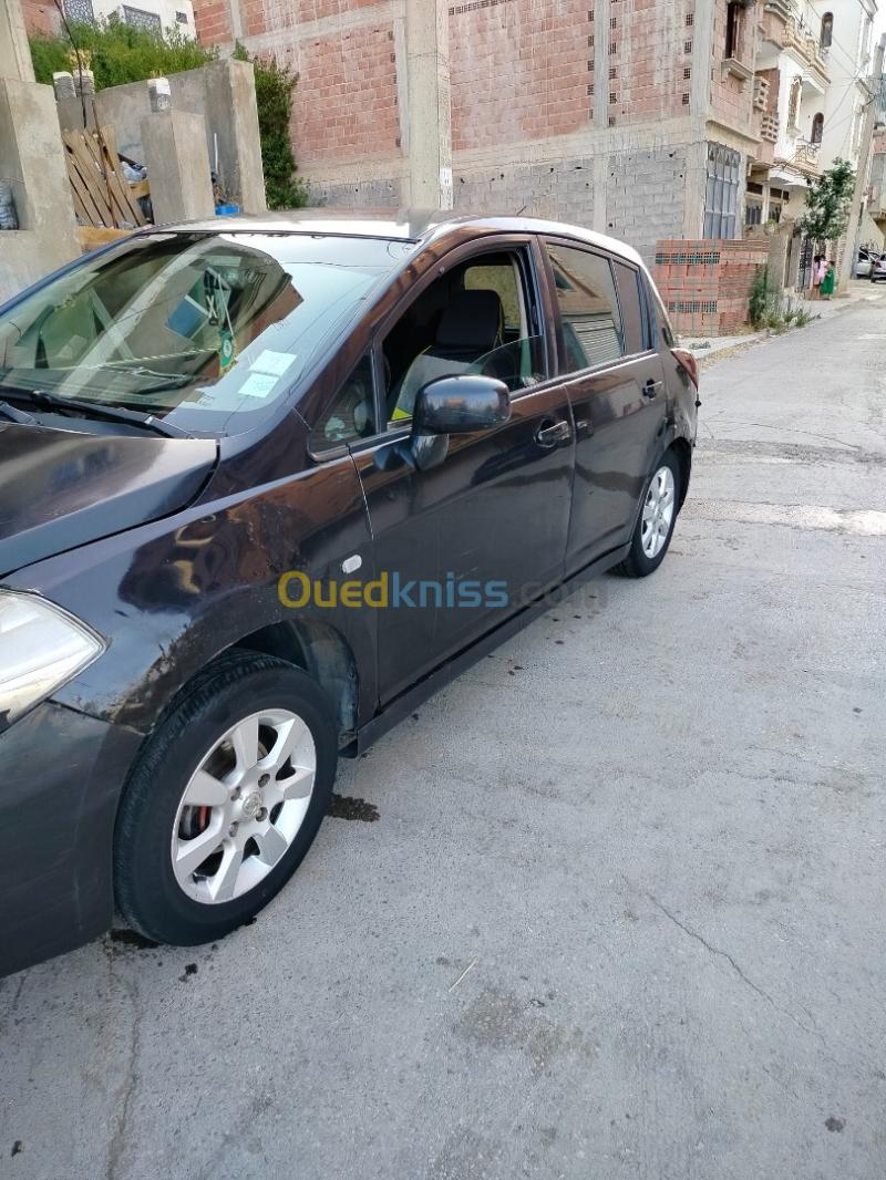 Nissan Tiida 5 portes 2007 Tiida 5 portes 2