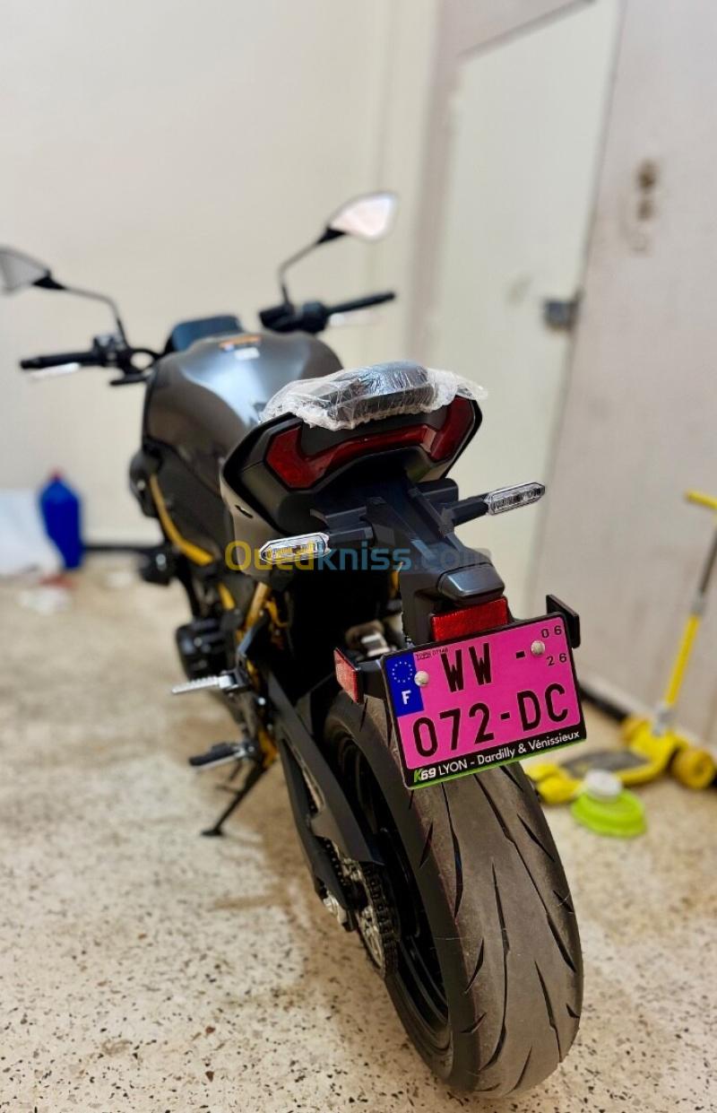 Kawazaki Z900 2026 9