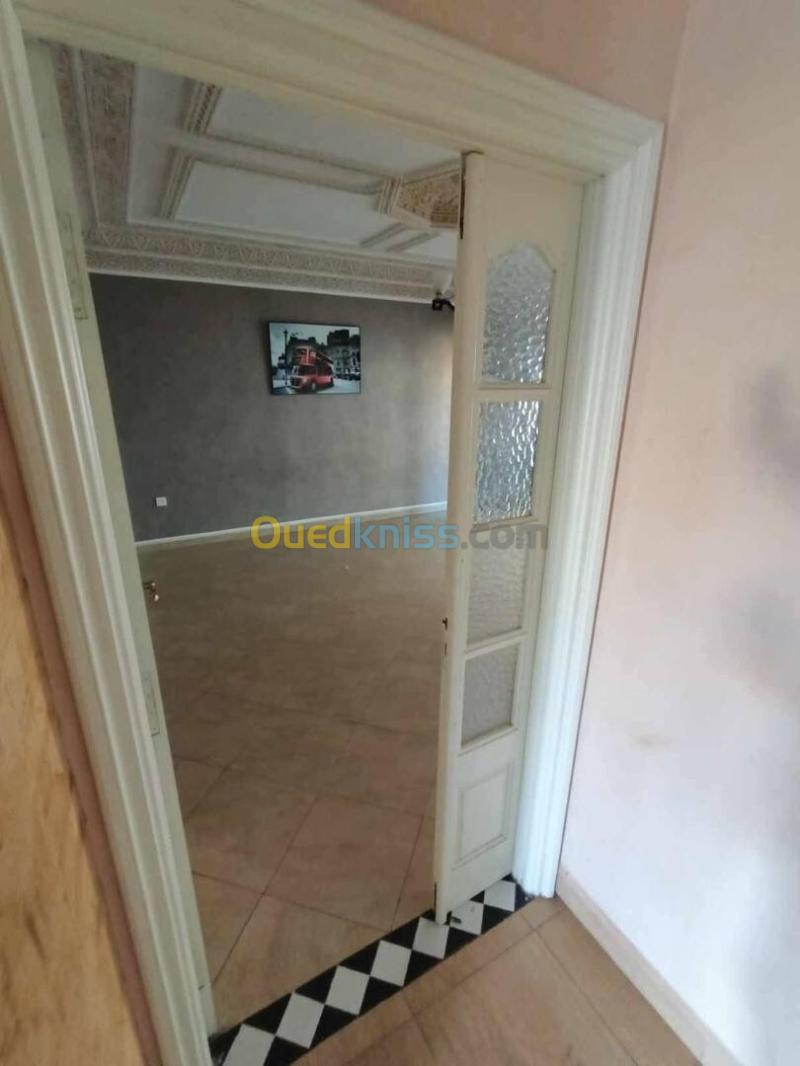 Location Appartement Niveau de villa F4 Oran Oran 23