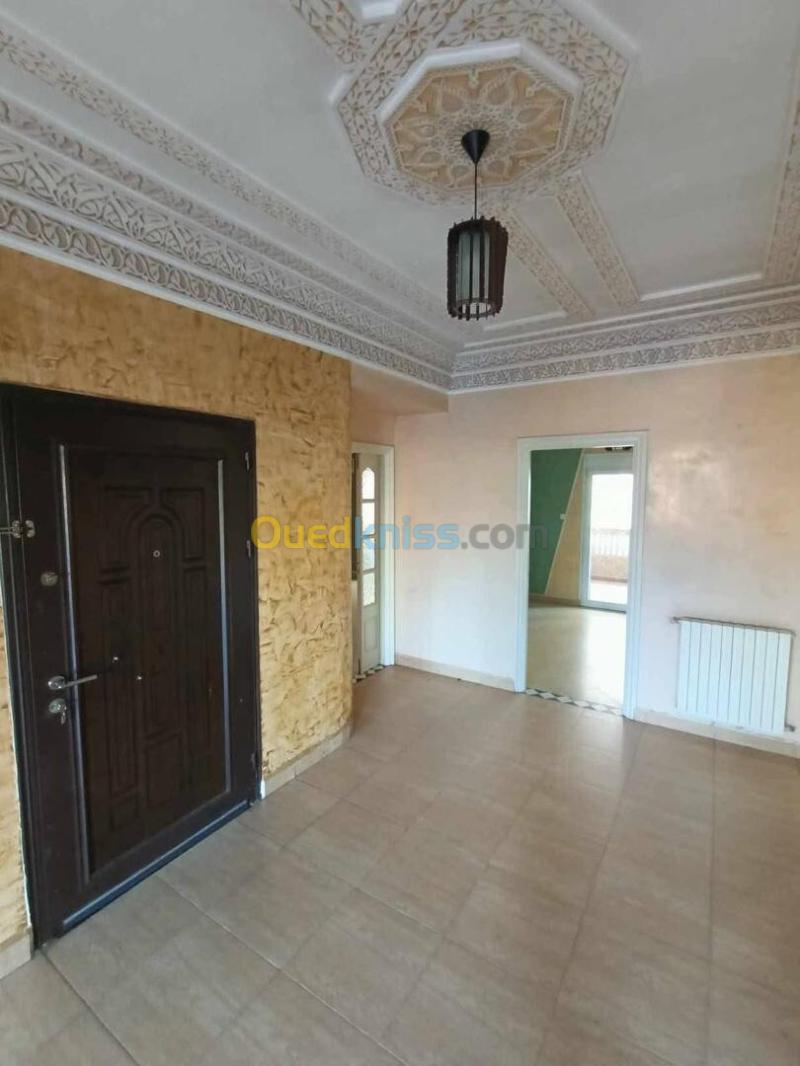 Location Appartement Niveau de villa F4 Oran Oran 17