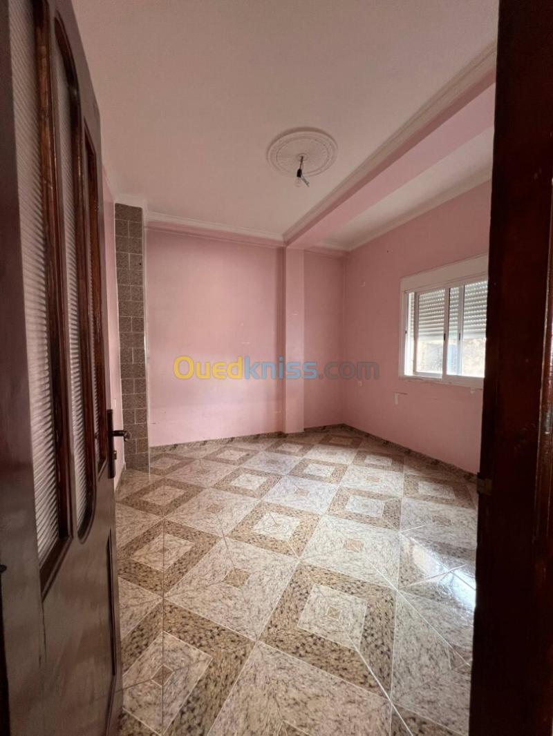 Location Appartement Niveau de villa F3 Oran Oran 13