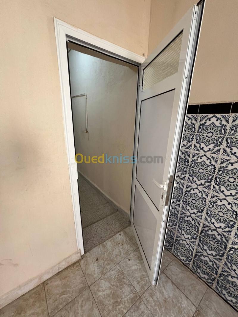 Location Appartement Niveau de villa F2 Oran Oran 3