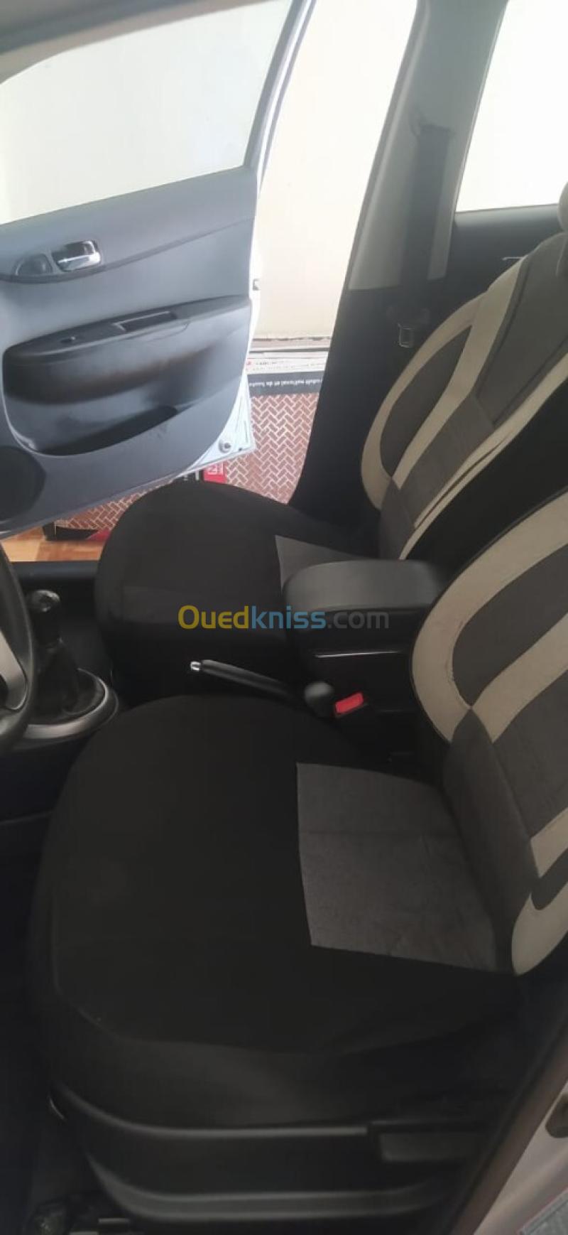 Hyundai i20 2015 i20 6