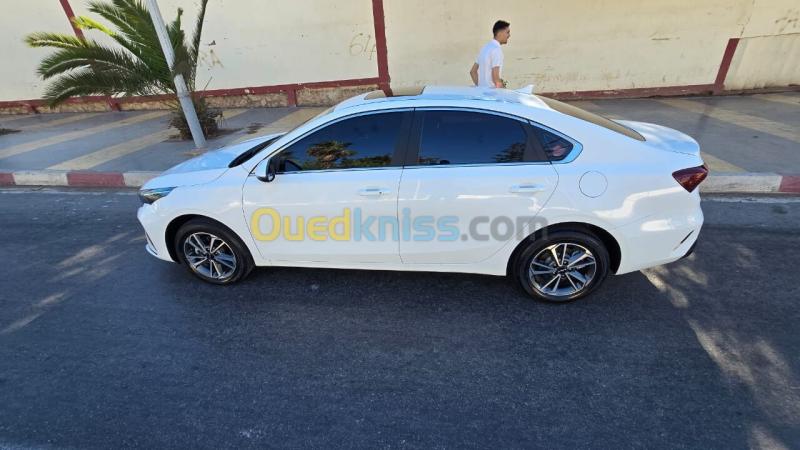 Kia K3 2025  3