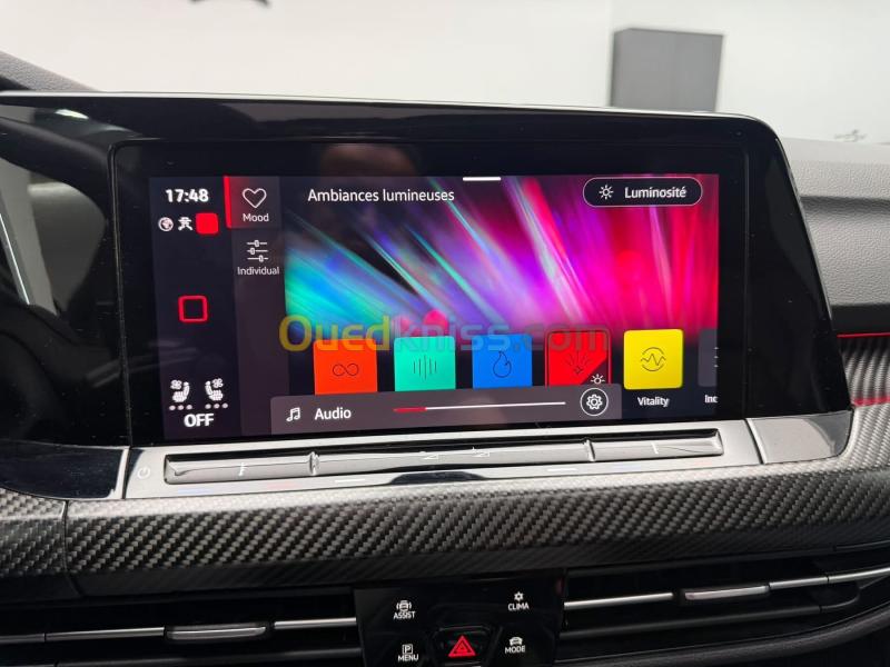 Volkswagen Golf 8 2024 R 20 Years Edition 15