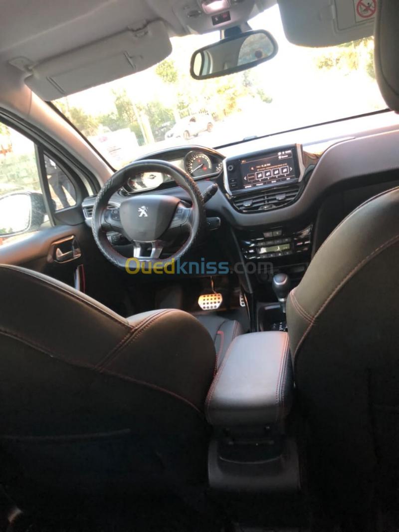 Peugeot 2008 2018 GT LINE 12