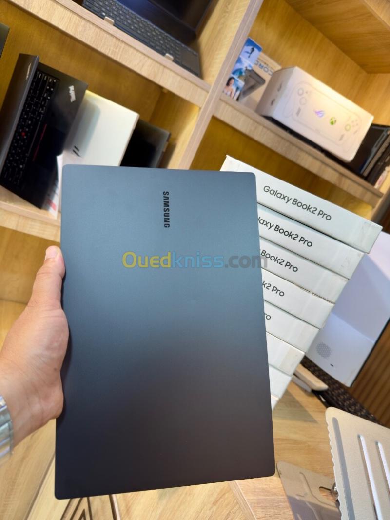 Samsung Galaxy Book2 Pro i5 1240P 16Go 512Go AMOLED 13.3" 2