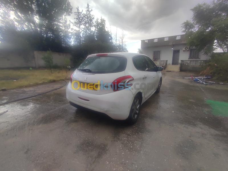 Peugeot 208 2015 Active