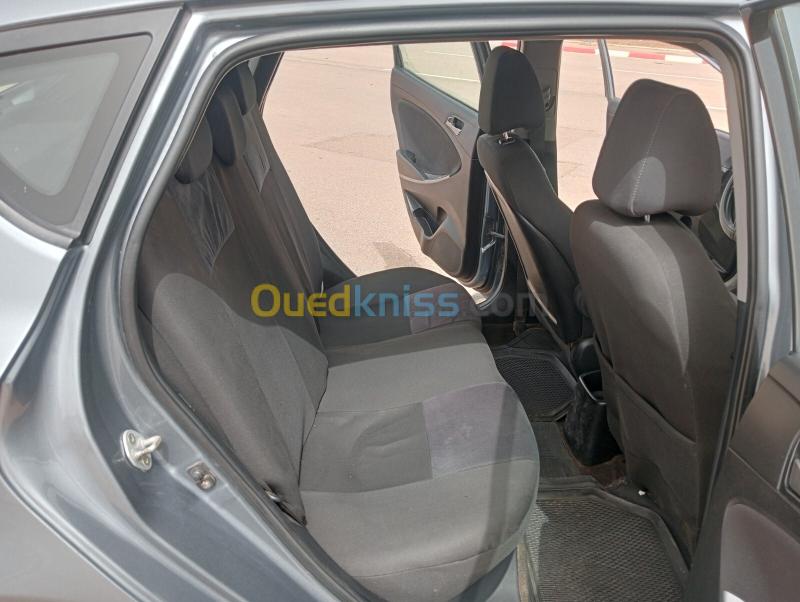 Hyundai Accent RB  5 portes 2018  16