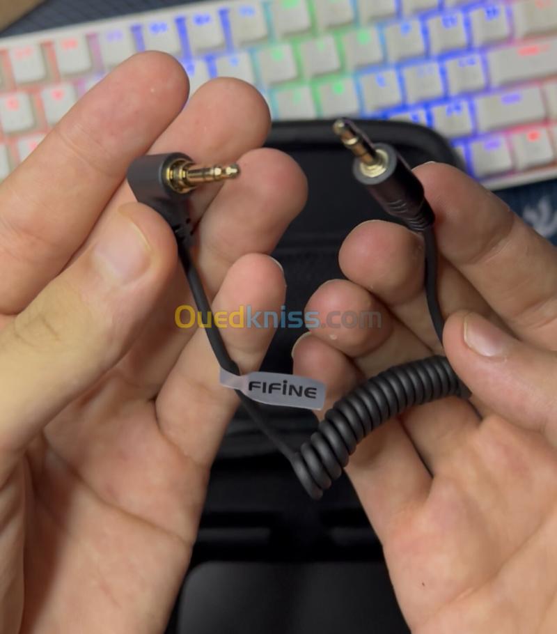 2 Wireless Microphones 5
