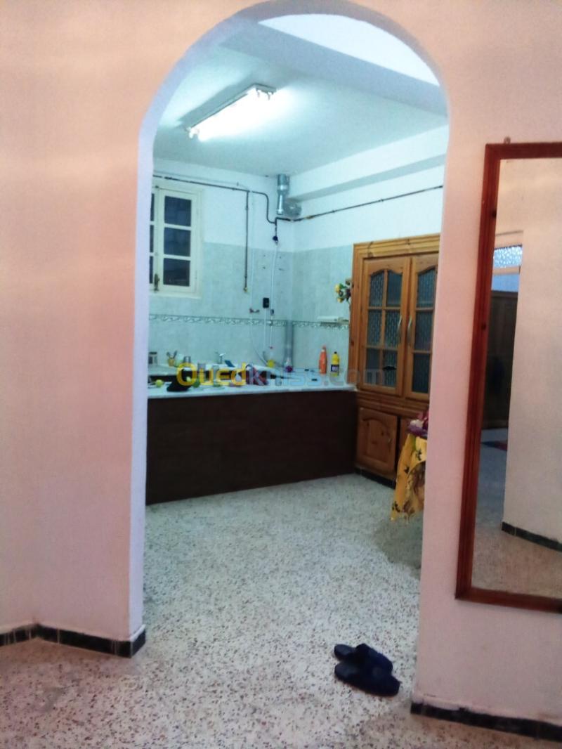 Location Appartement Niveau de villa F4 Constantine Constantine 3