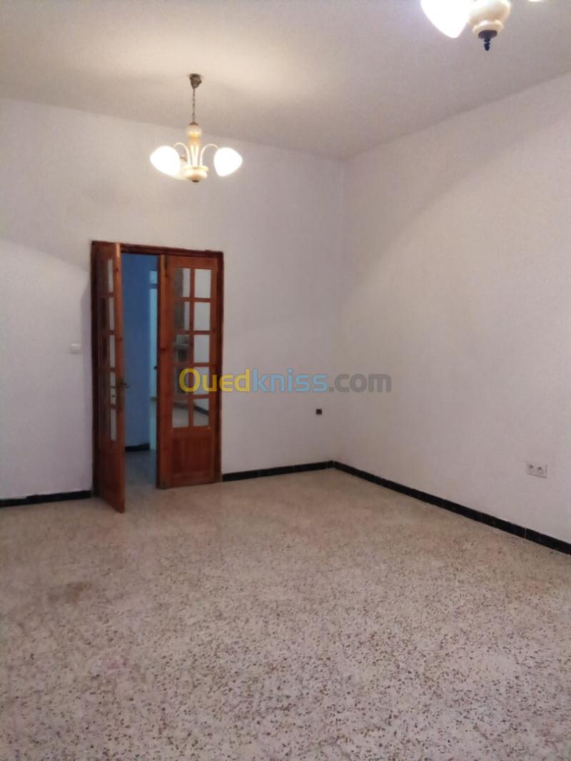 Location Appartement Niveau de villa F4 Constantine Constantine 5
