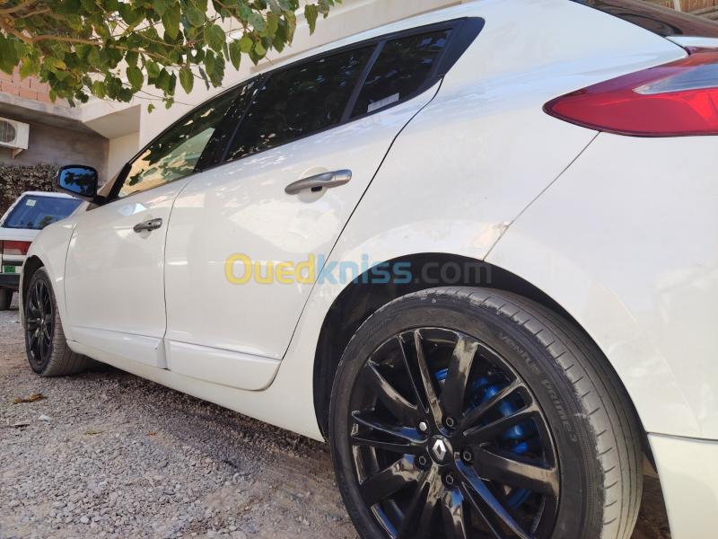 Renault Megane 3 2013 black touche 17