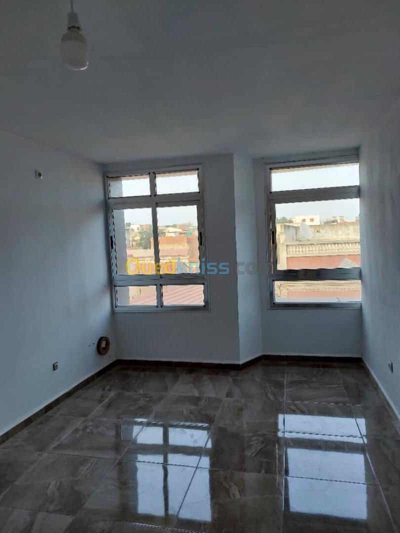 Location Appartement Niveau de villa F4 Tipaza Kolea 9