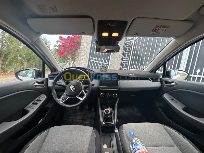 Renault Clio 5  2024  4