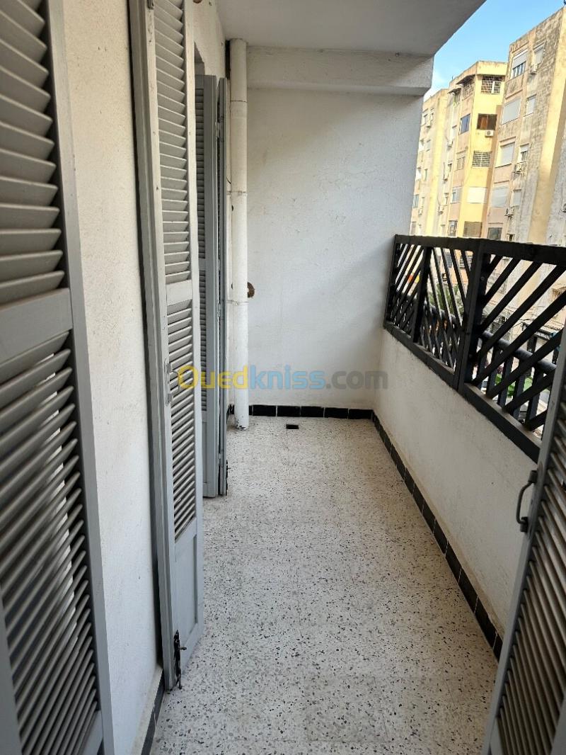 Location Appartement F4 Alger Said hamdine 17