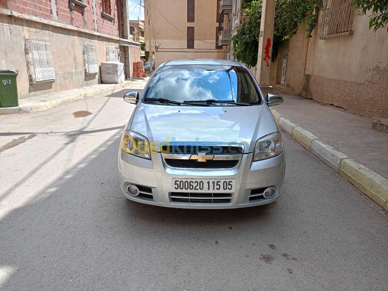 Chevrolet Aveo 4 portes 2015  4