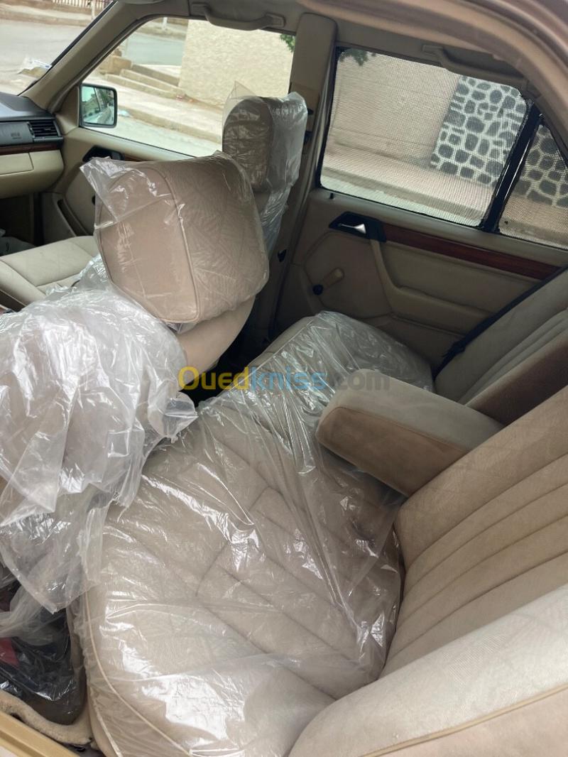 Mercedes E250 -124 1996  7