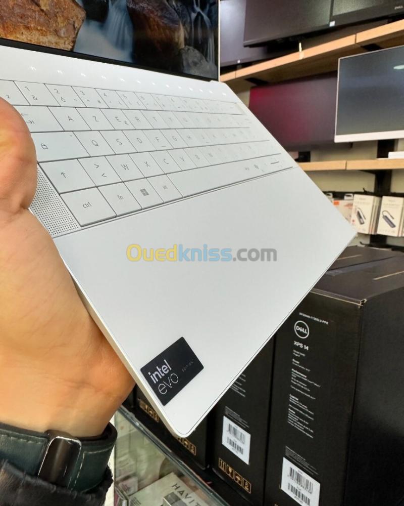 DELL XPS 14 9440 Intel Core Ultra 7 155H 24 Mo à 4,80 GHz 16GB 512GB SSD 14.5 Intel Arc graphics 2