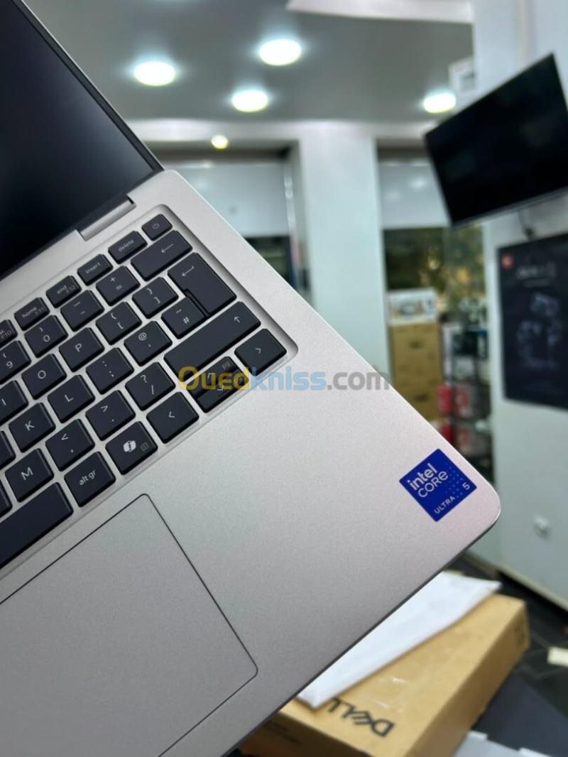 DELL Pro 14 PLUS PB14250 Intel Core Ultra 5 235U VPro 12 Mo de cache, jusqu'à 4,90 GHz 12-cœurs 14-threads RAM 16GB DDR5 DISQUE 256GB SSD ECRAN 14.0 FULL HD+ iPS Intel Graphics 7