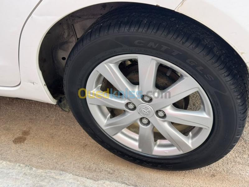 Toyota Yaris 2013  6
