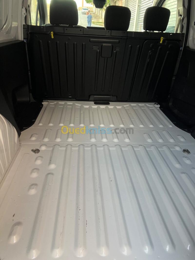 Fiat Doblo 2025  10