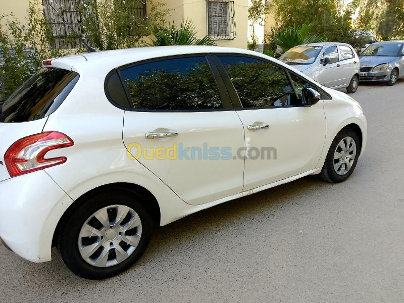 Peugeot 208 2015  5