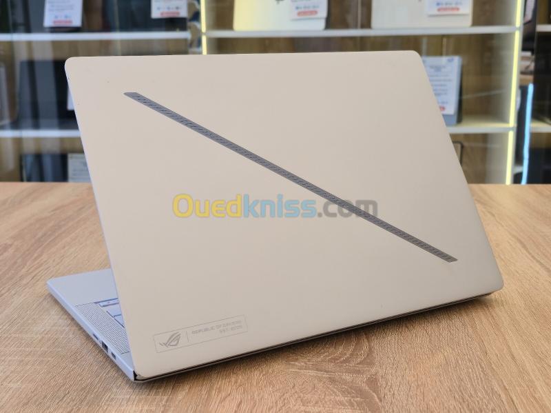( VENDU ) LAPTOP ASUS ROG ZEPHYRUS G14 GA403 RYZEN AI 9 HX 370 32G 1T SSD RTX 5060 8G 14'' QHD OLED 120HZ/WIN 7