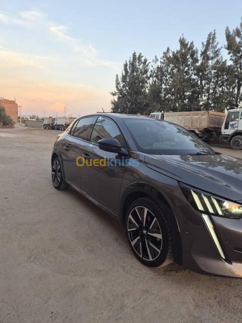 Peugeot 208 2023  3