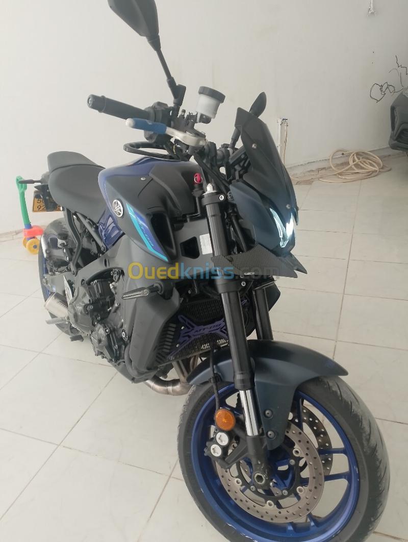 mt09 yamaha 2023 8
