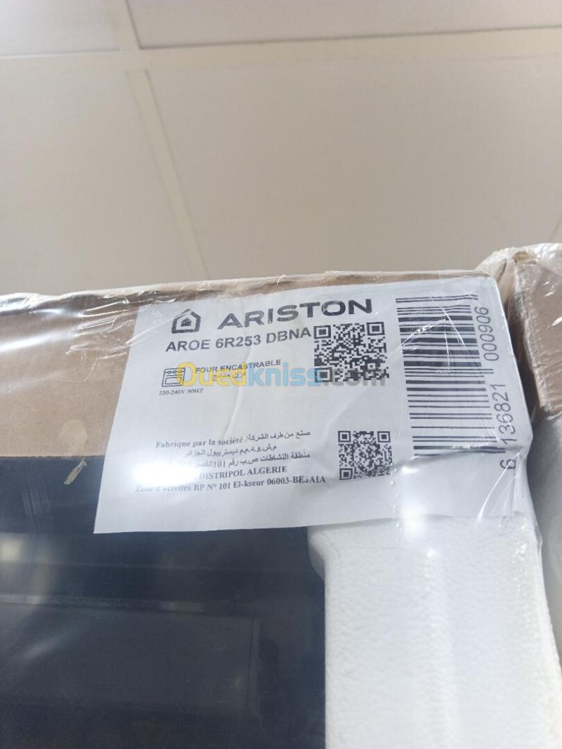 Promo four Ariston électrique avec affichage ventilé AROE 6R253 DBNA 3
