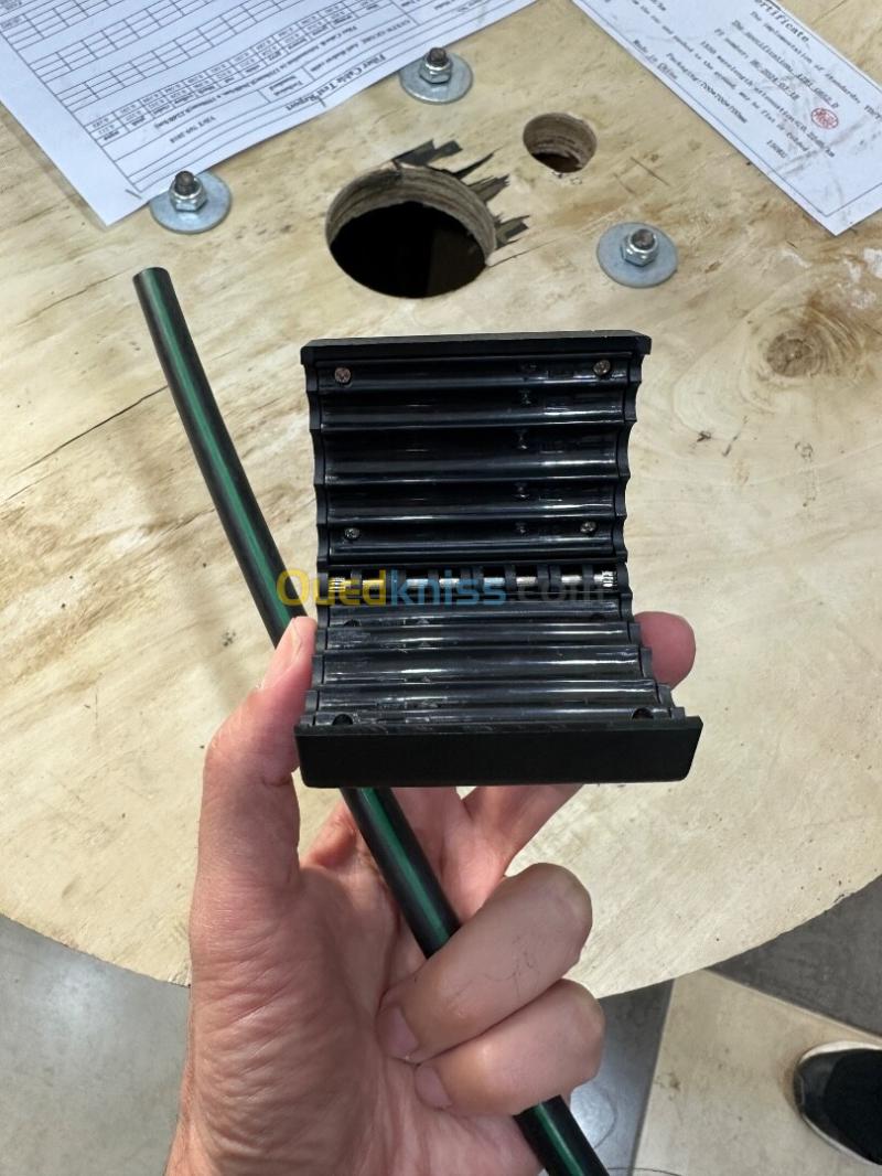 Pince à dénuder longitudinale pour fibre optique 3