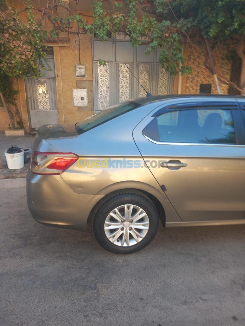 Peugeot 301 2013 Allure 2