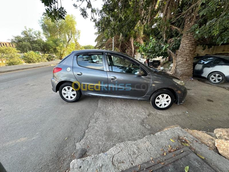 Peugeot 206 Plus 2012 206 Plus 6