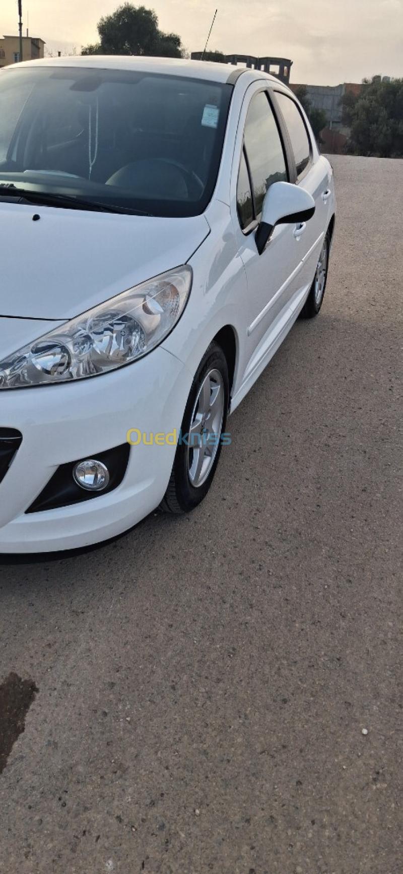 Peugeot 207 2012 Allure 2