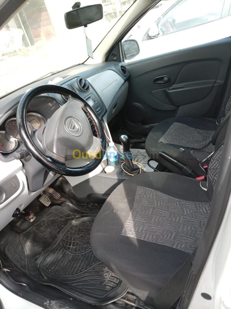 Dacia Sandero 2014  4