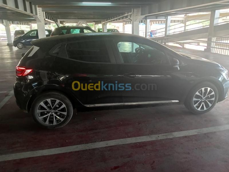  Renault Clio 2023 Limited