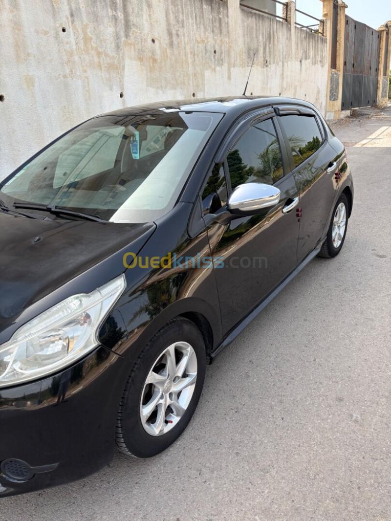 Peugeot 208 2015 Active 4