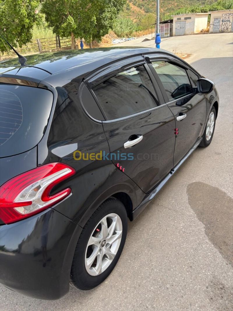 Peugeot 208 2015 Active 2