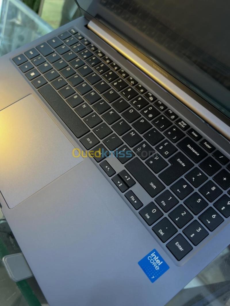 SAMSUNG GALAXYBOOK 4 CORE 7-150U 16GB/512GB 3