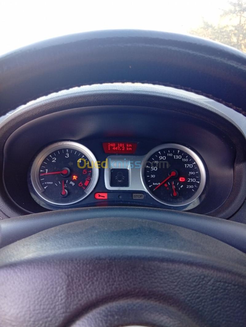 Renault Clio 3 2012 Night and Day 13