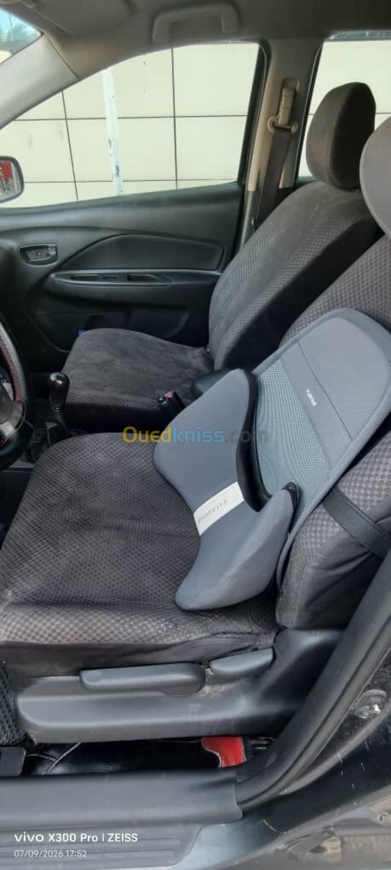 Toyota Yaris Sedan 2008 Yaris Sedan 12