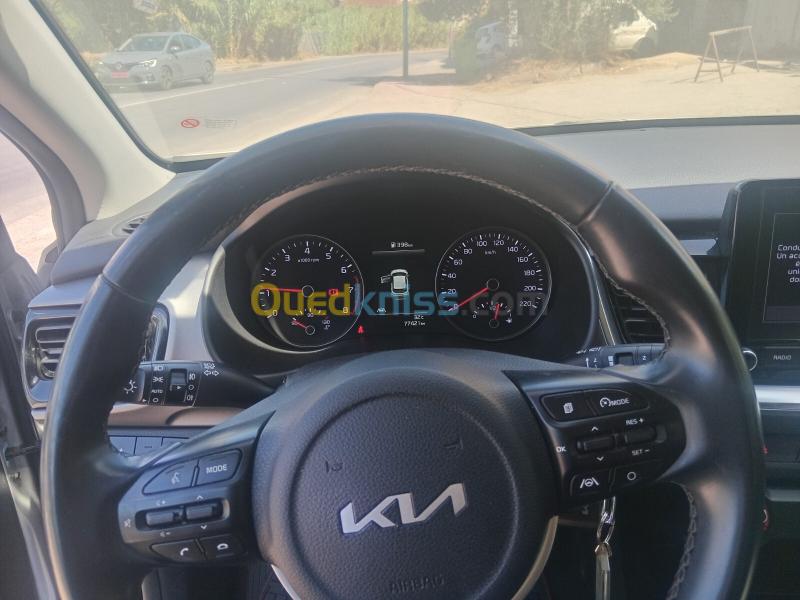 Kia Stounic 2022  8